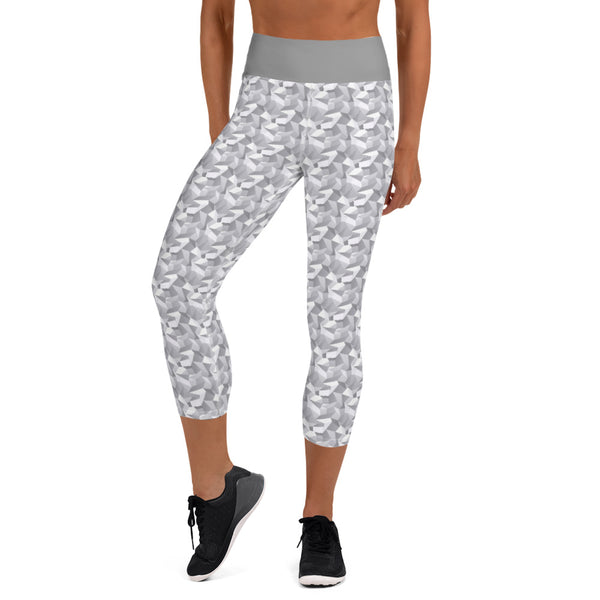 Geometric Pattern - Yoga Capri Leggings